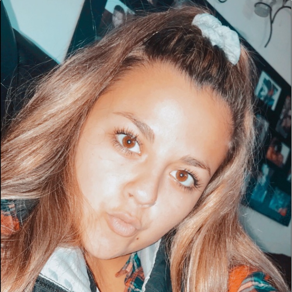 Meet your Posher, Makayla
